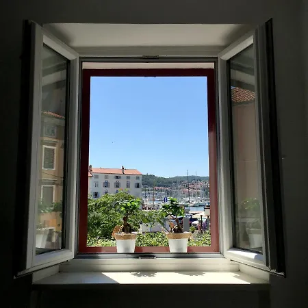 Greta's Place - Elegant With Exclusive Location And Seaview Apartment *